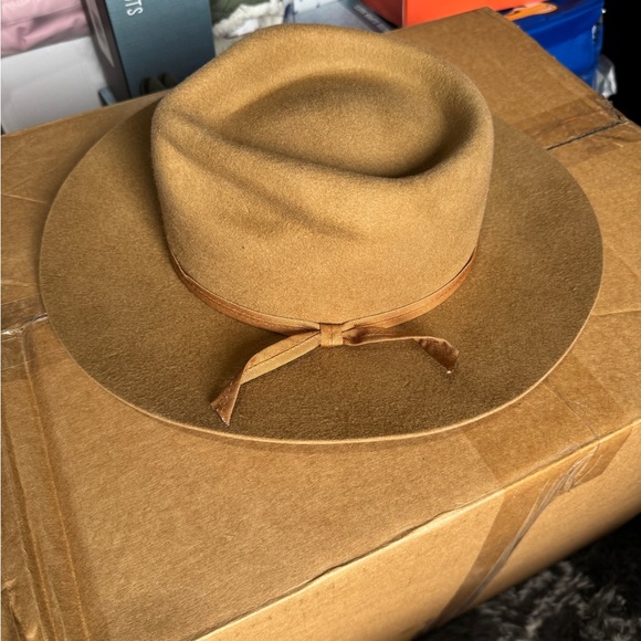 Lack Of Color Tan Hat - Picture 1 of 4